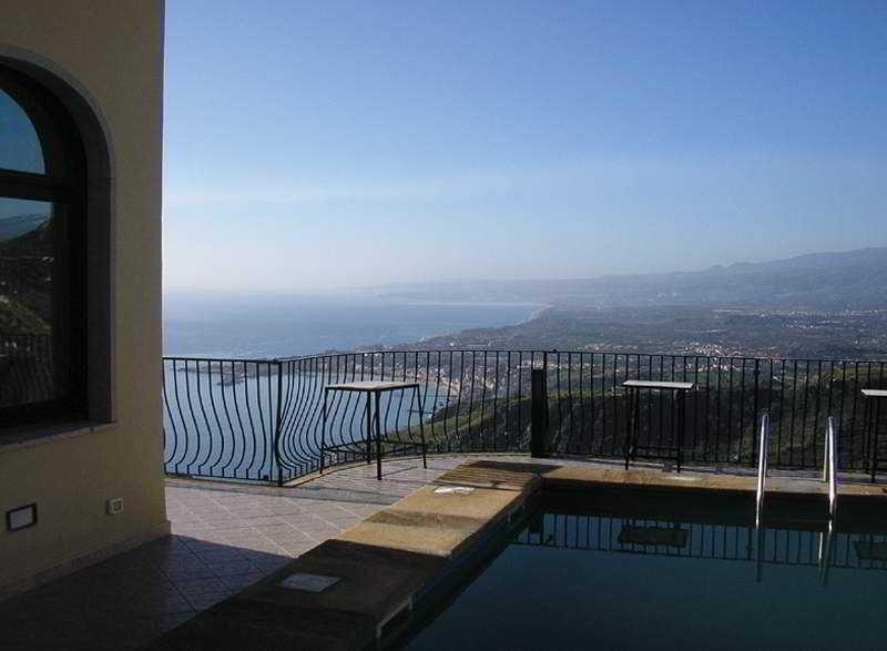 Hotel Sole Castello (Adults Only) ตาออร์มินา ภายนอก รูปภาพ
