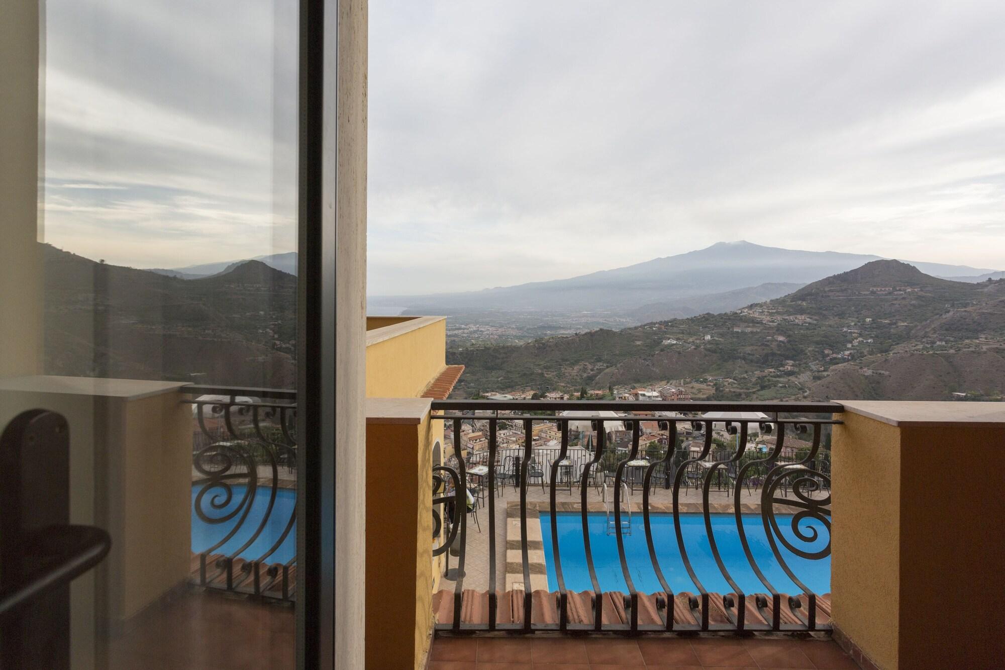 Hotel Sole Castello (Adults Only) ตาออร์มินา ภายนอก รูปภาพ