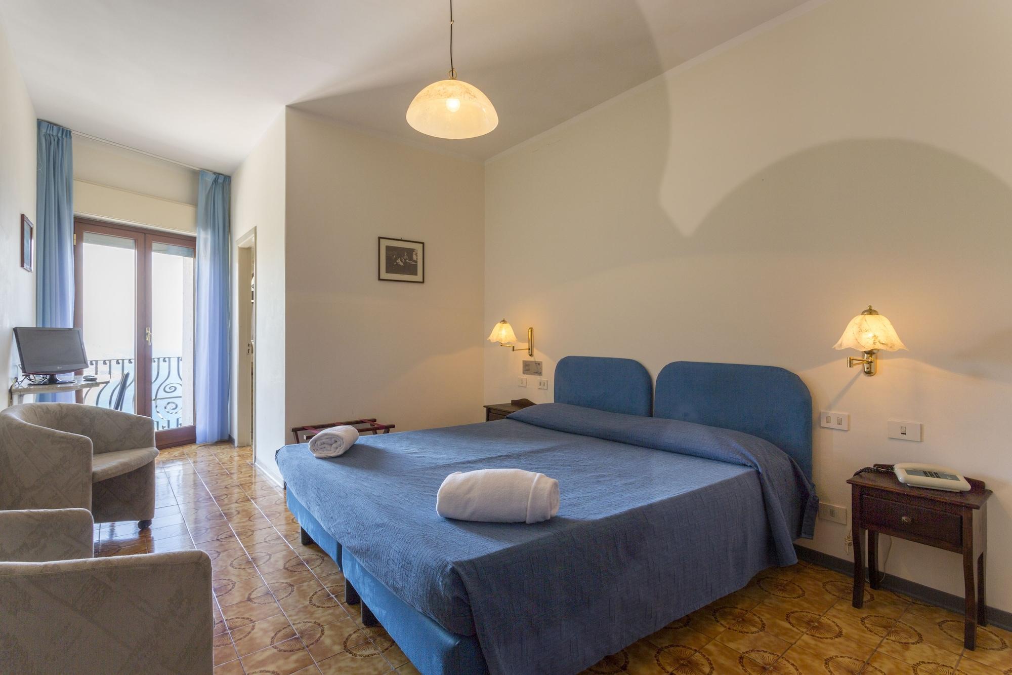 Hotel Sole Castello (Adults Only) ตาออร์มินา ภายนอก รูปภาพ