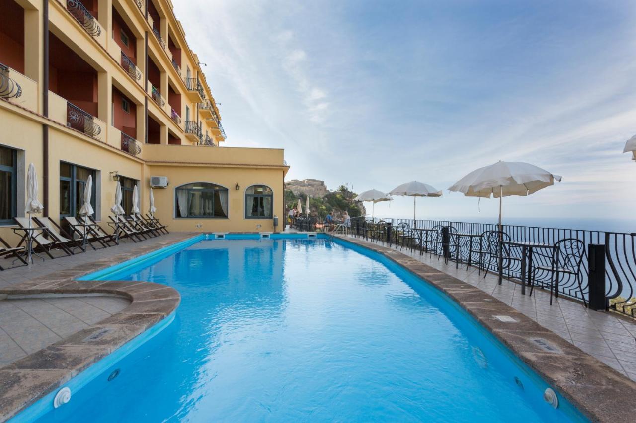 Hotel Sole Castello (Adults Only) ตาออร์มินา ภายนอก รูปภาพ