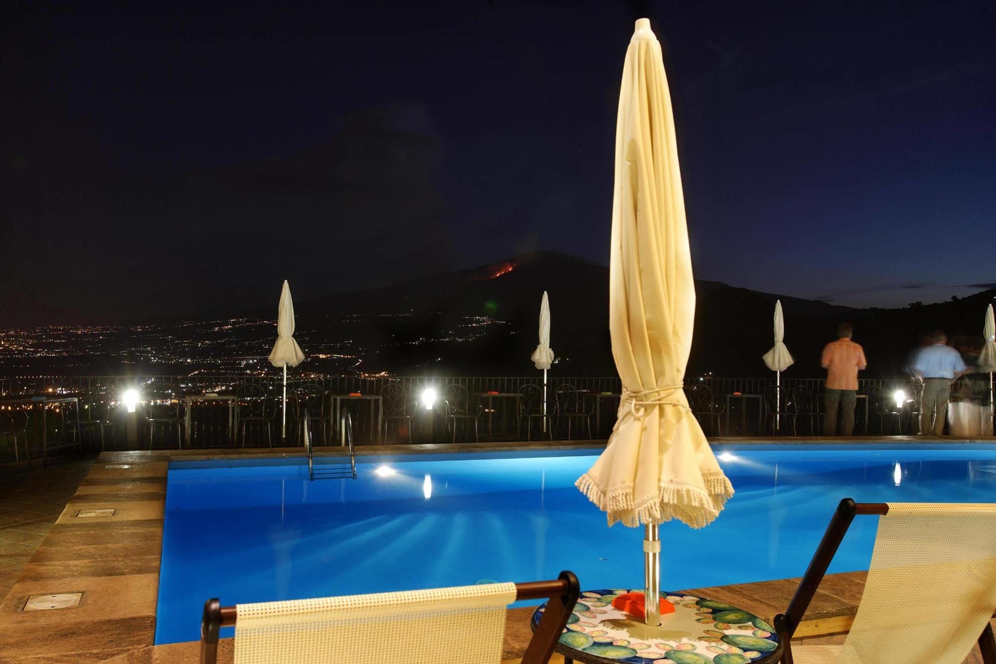 Hotel Sole Castello (Adults Only) ตาออร์มินา ภายนอก รูปภาพ